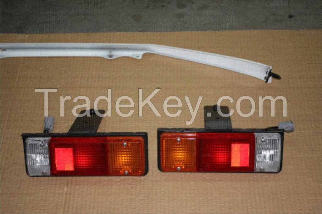 Car Headlamps Right and Left For LToyota LC79