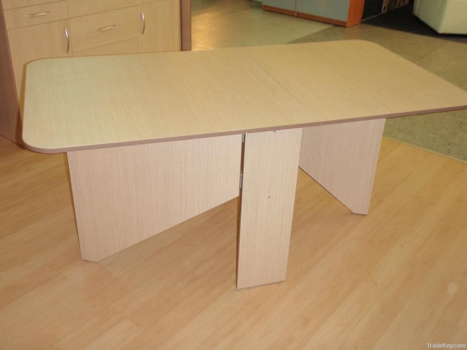 Folding table