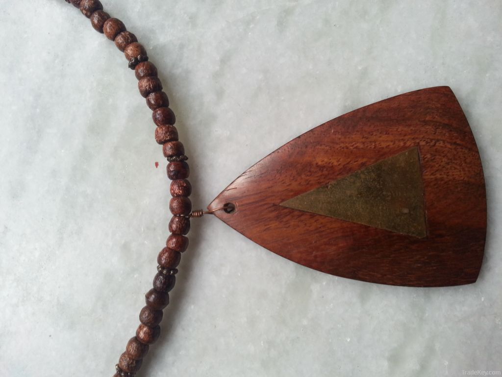 wooden nacklace