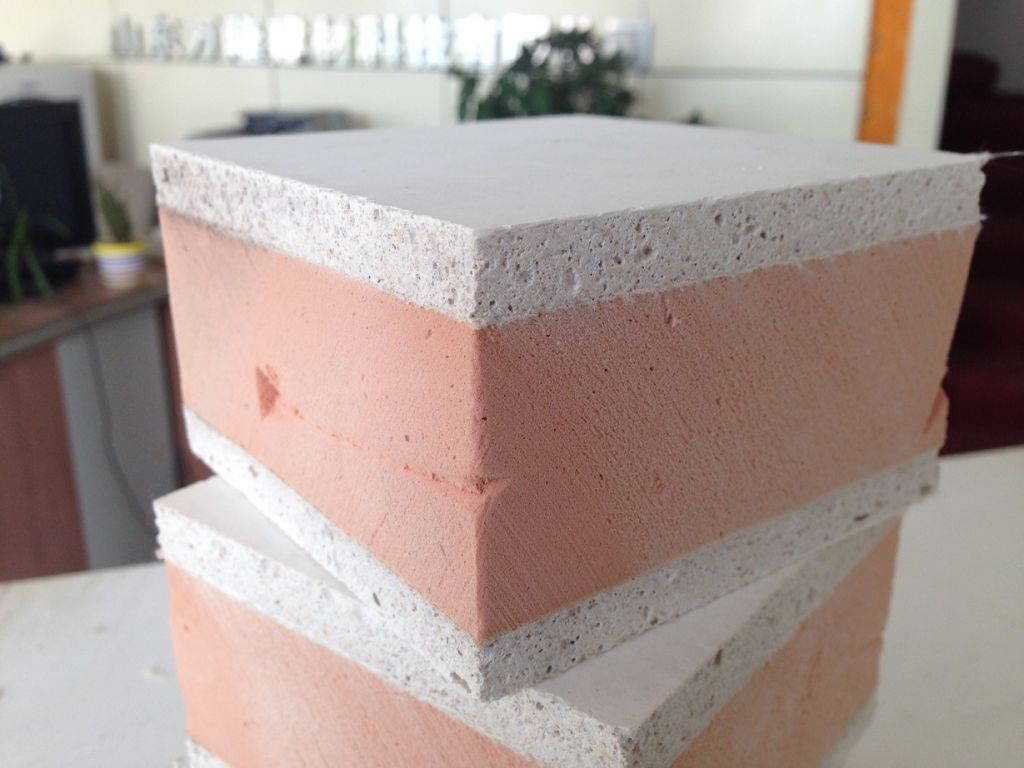 Magnesium oxide sandwich panel phenolic foam