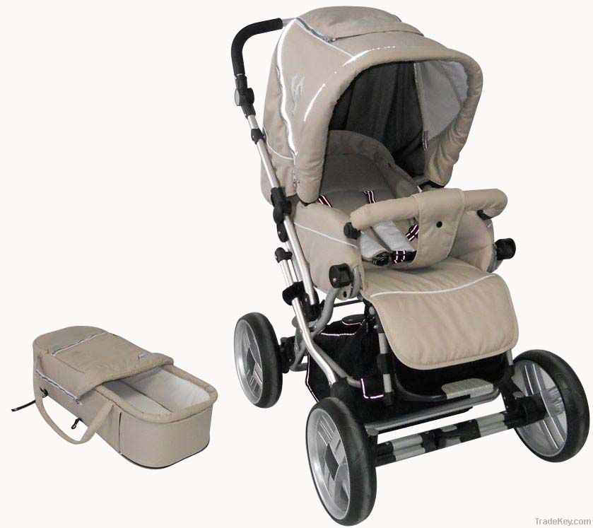 reversible baby stroller with footcover and carry cot