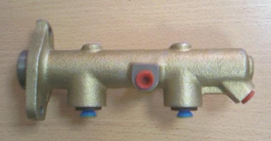 BRAKE MASTER CYLINDERS