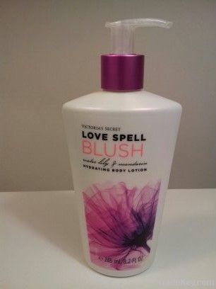 LOVE SPELL HYDRATING BODY LOTION BY VS 8.4 OZ