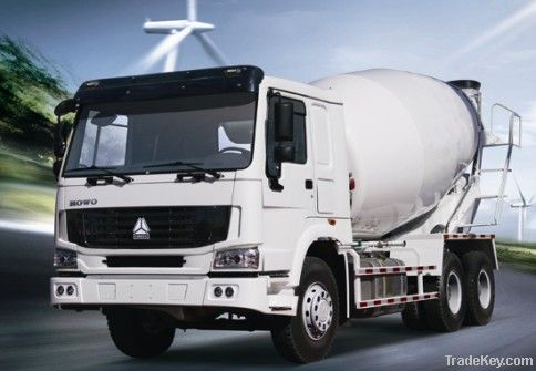 HOWO concrete mixer truck/high quality and low price mixer truck