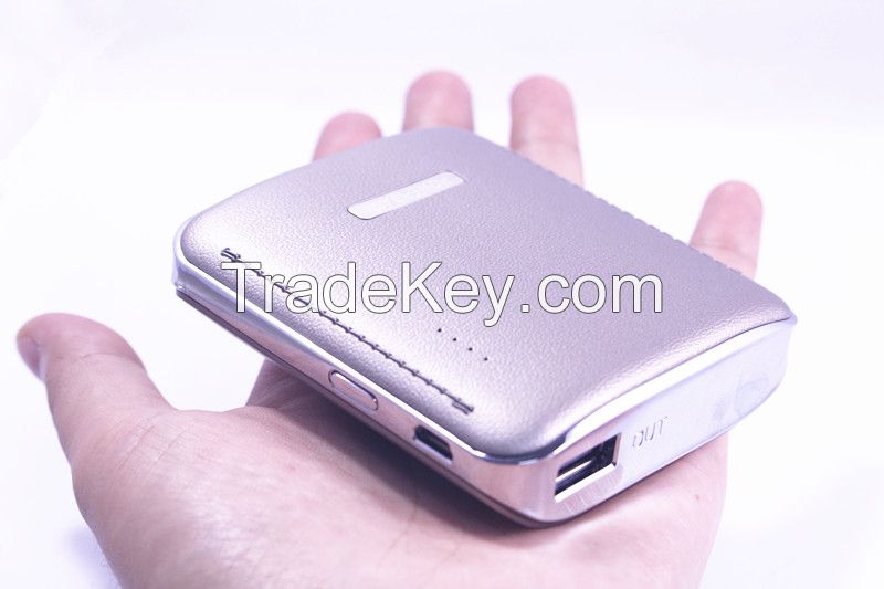 6700mAh Quick Charge Power Bank with Qualcomm QC 2.0