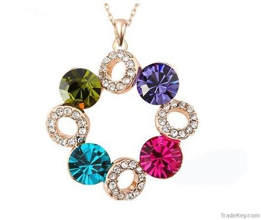 Crystal pendant necklaces