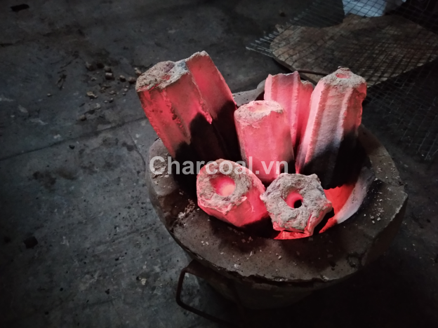 Grilling Restaurant Grade Briquette Charcoal for Korea Market