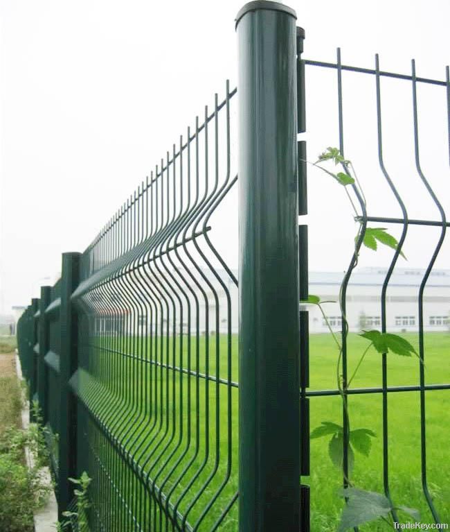 wire  mesh  fence