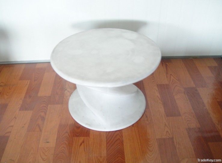 plastic round table