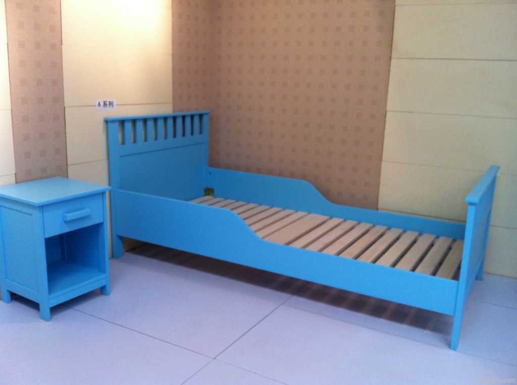 Pure solid wood child's cot /baby's crib /single bed/ bed frame
