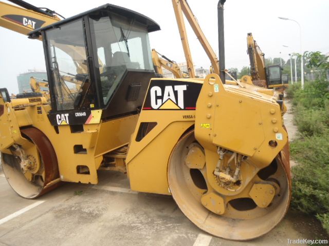 used CAT roller CB-564D.