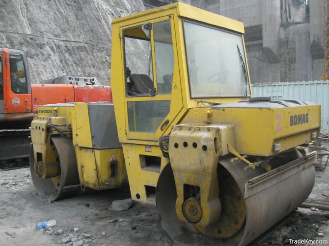 Used Bomag-202AD roller