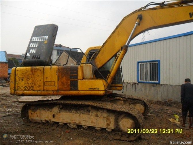 used komstsu PC200-6 excavator