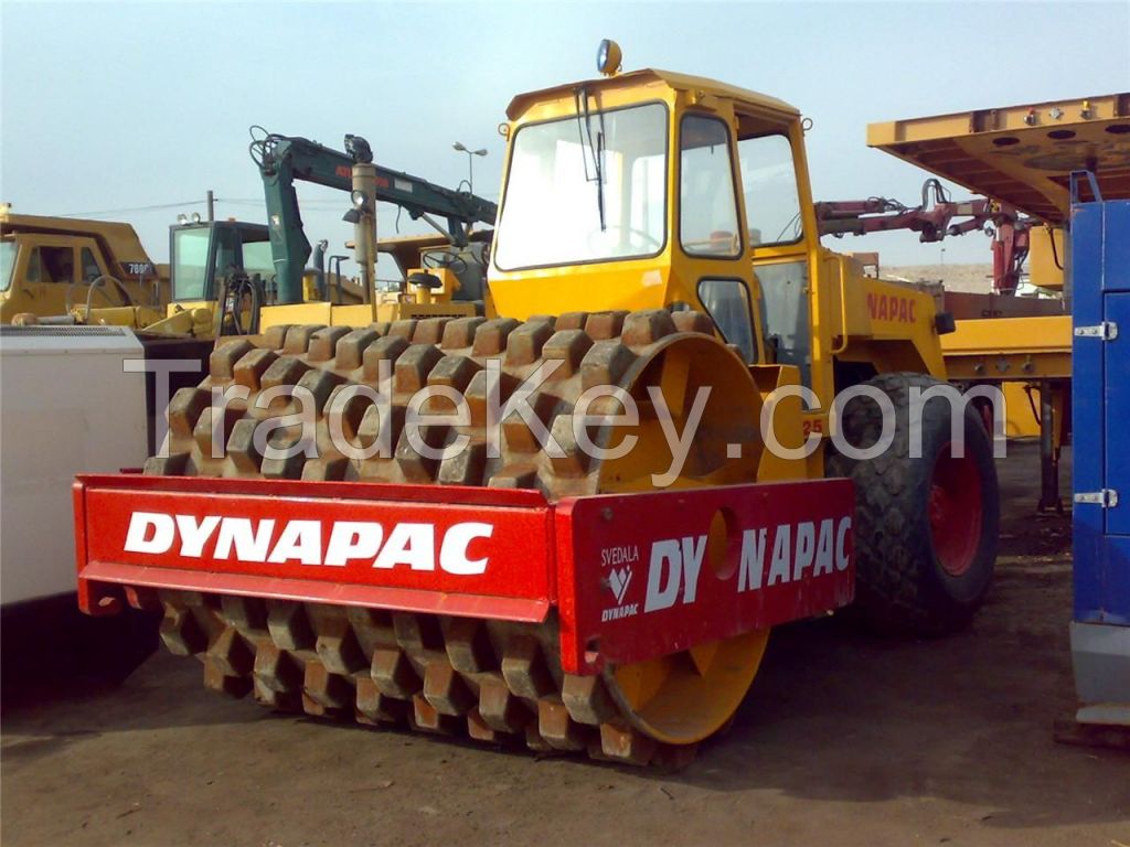 Used road roller with nail CA25.