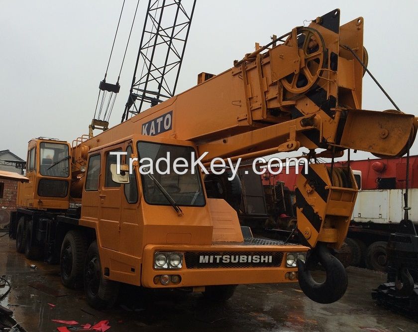 Used Kato 30 Ton Crane ,Right cabin.