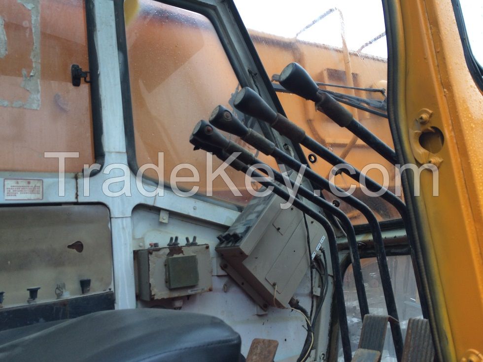 Used Kato 30 Ton Crane ,Right cabin.