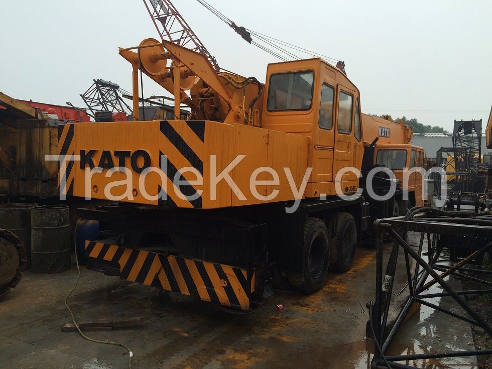 Used Kato 30 Ton Crane ,Right cabin.