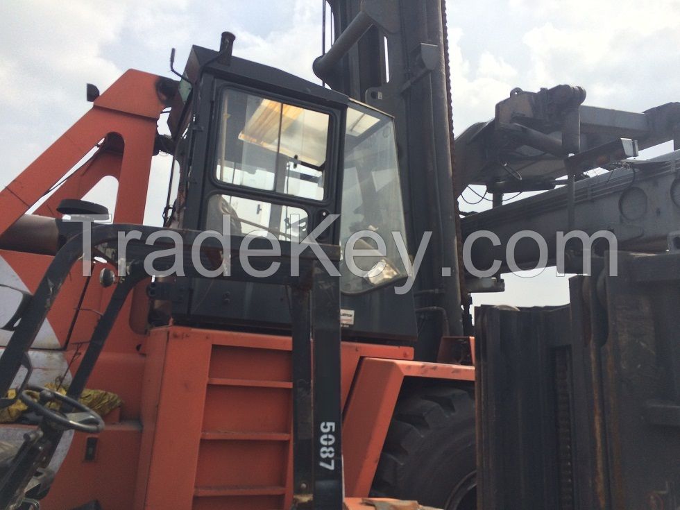 used container stacker Kalmar 45 ton.