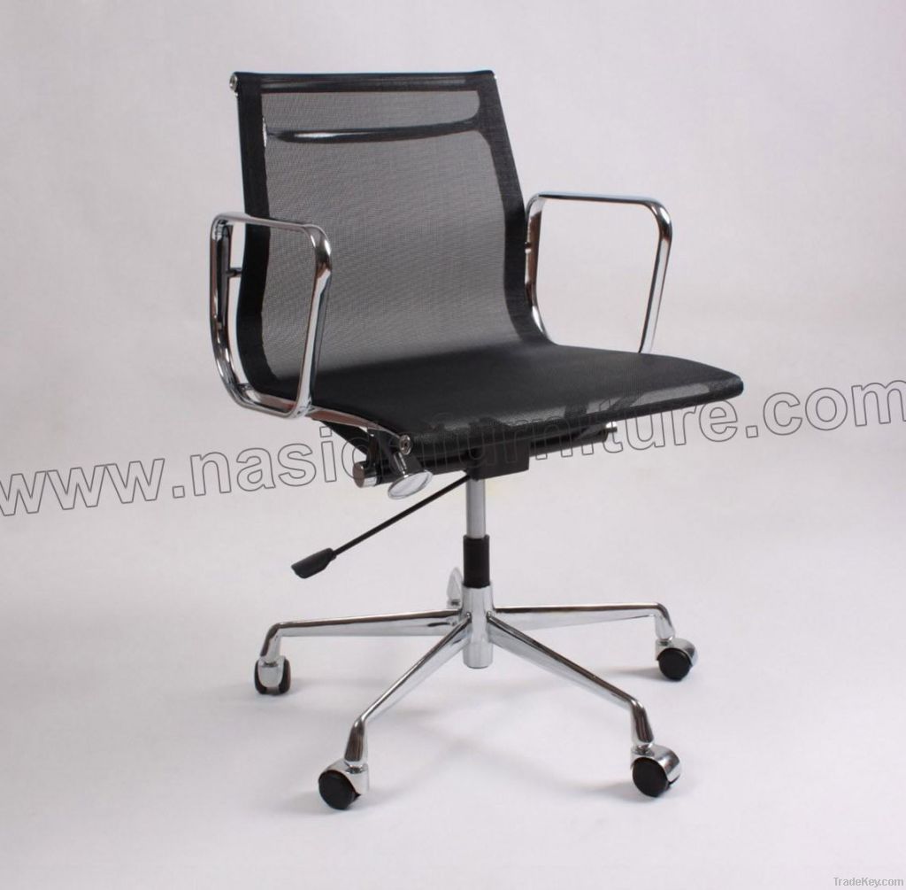Charles Ray Eames Aluminum Group Chairs
