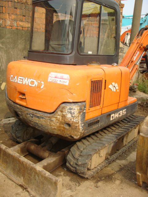 used construction excavator Daewoo DH35