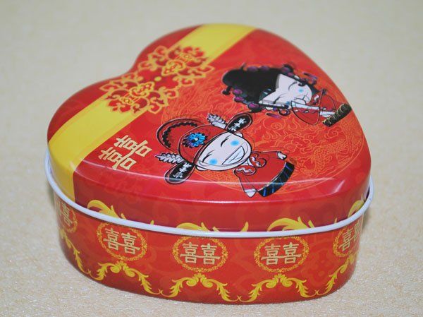 Heart shaped metal wedding favor box in China