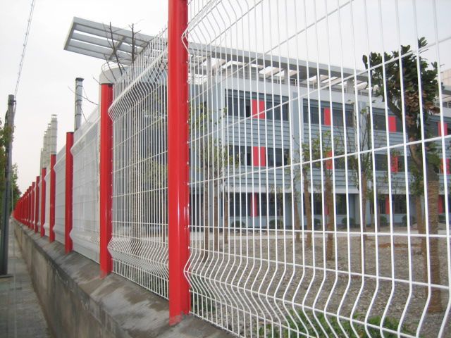 PVC welded wire mesh fence,green/yellow/red wire mesh fence