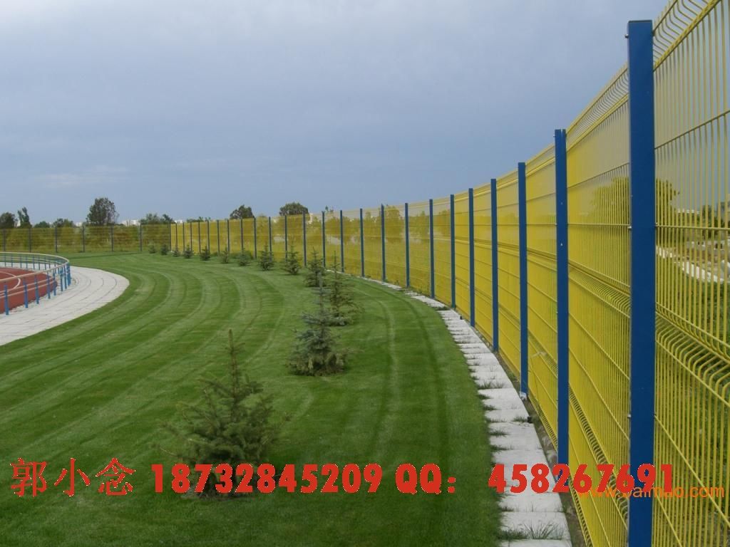 PVC welded wire mesh fence,green/yellow/red wire mesh fence