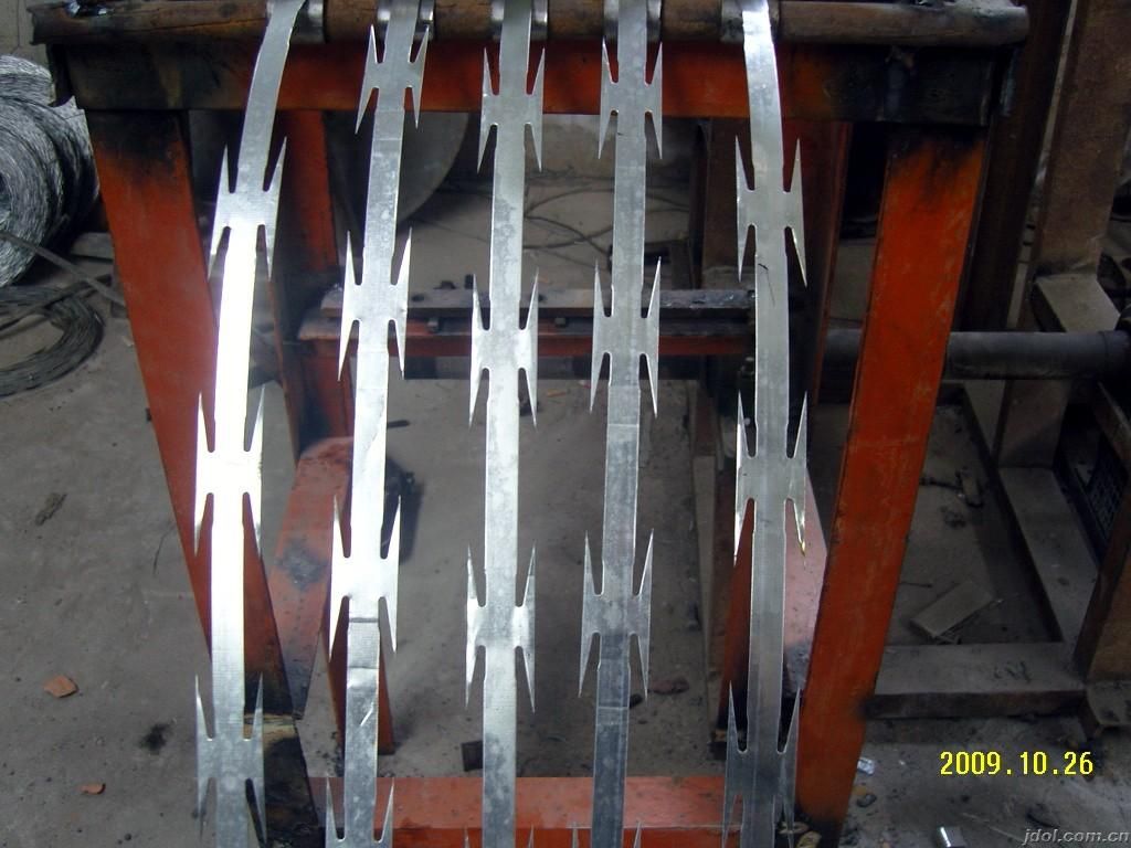 galvanized  razor barbed wire