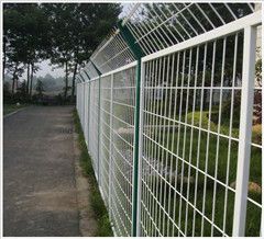 PVC/galvanized  Welded wire mesh fence panels in 12 gauge sizes