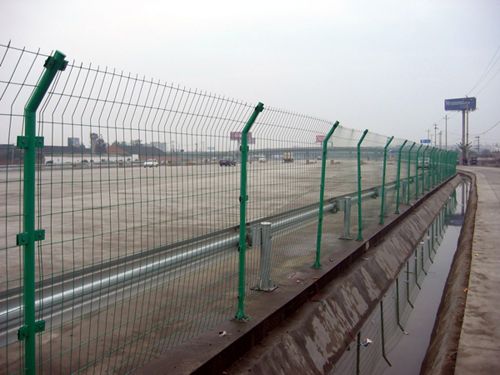 roadway fence/pvc coated wire fence/framework fence mesh size 50 *100mm