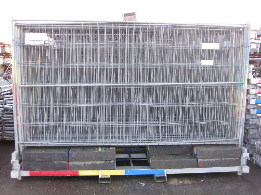 hot-dipped galvanized wire mesh fence