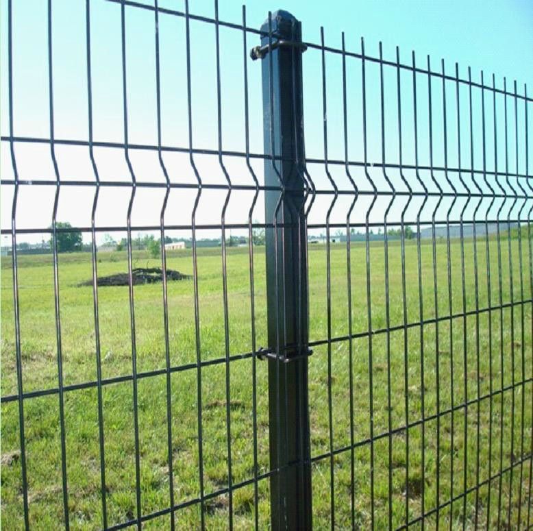 China Steel welded wire mesh fencing with plastic or steel clip