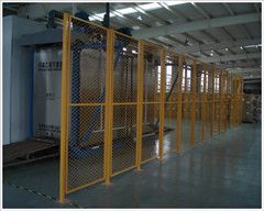 Workshop isolation mesh fence