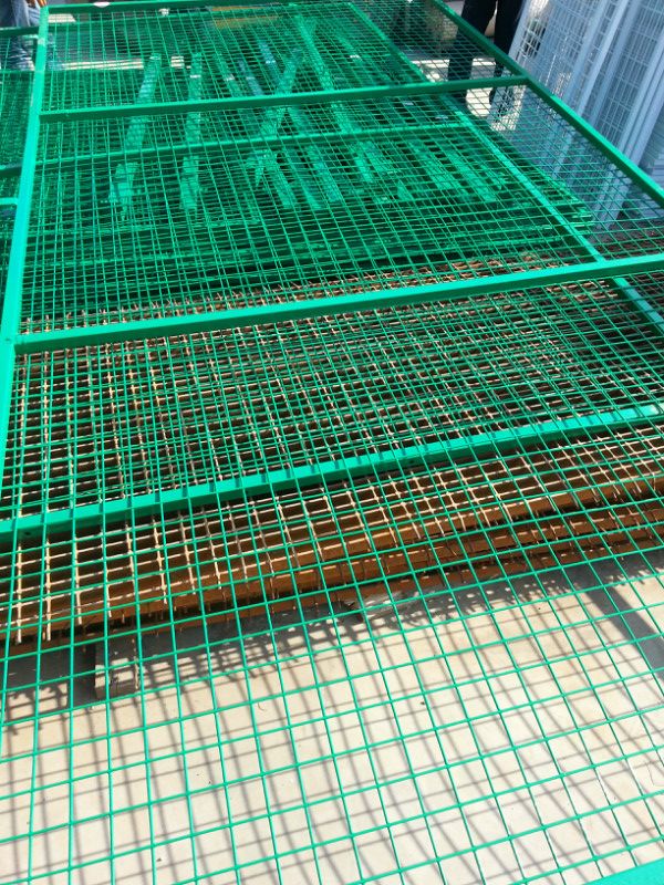 Metal mesh fence PVC coated wire mesh fence Steel mesh fencing