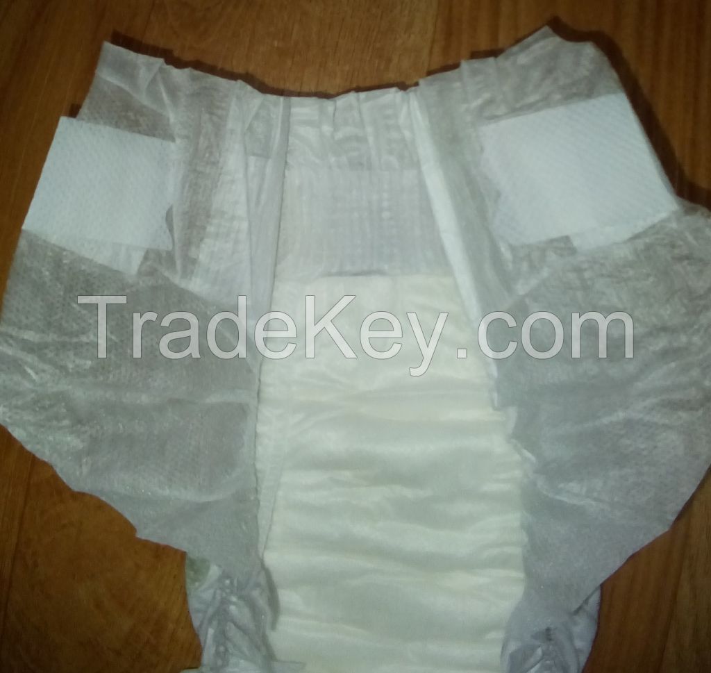 Disposable Baby Diapers with re-fastenable tapes