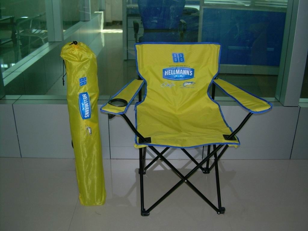 Portable folding beach chair with cup holder & carry bag