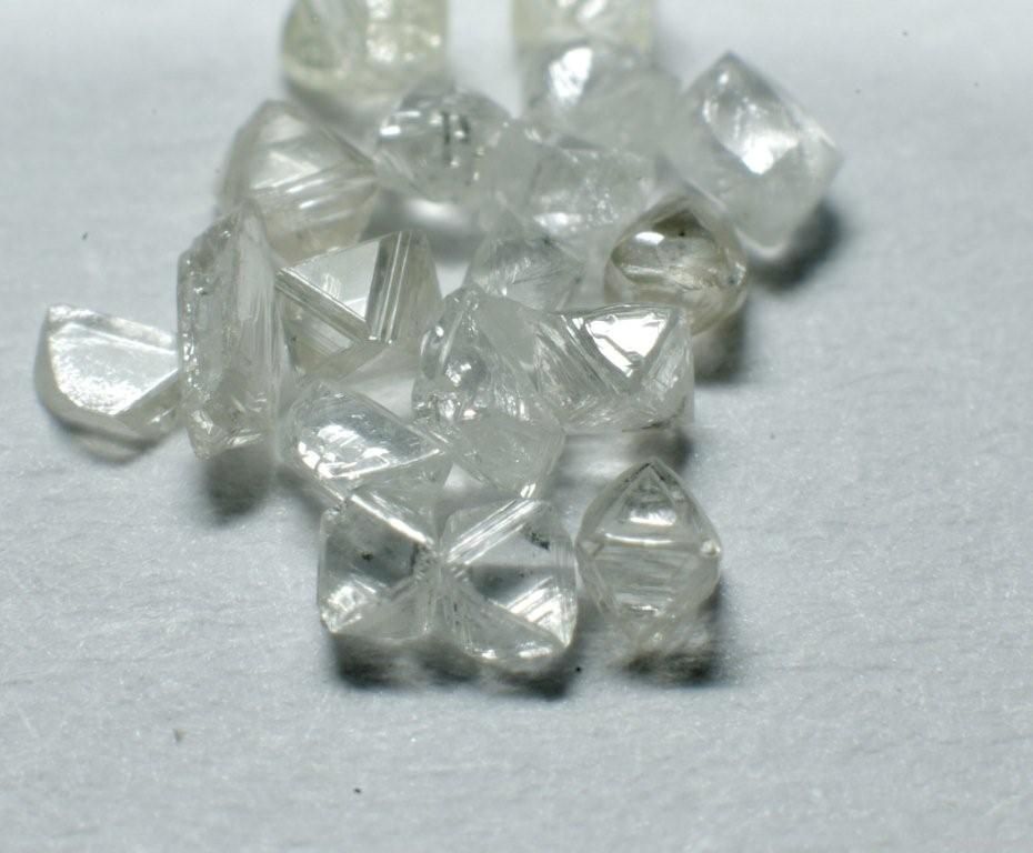 Rough diamonds and powder