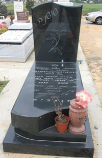 tombstone , monument, urm, vase