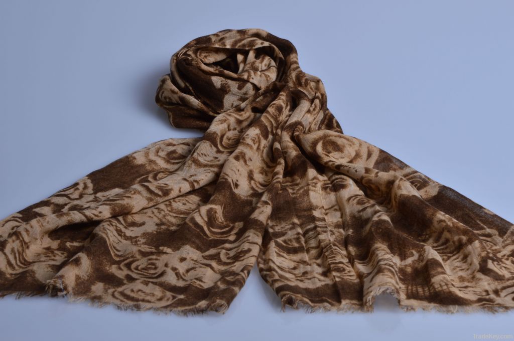 Fashion rose oblong printed scarf