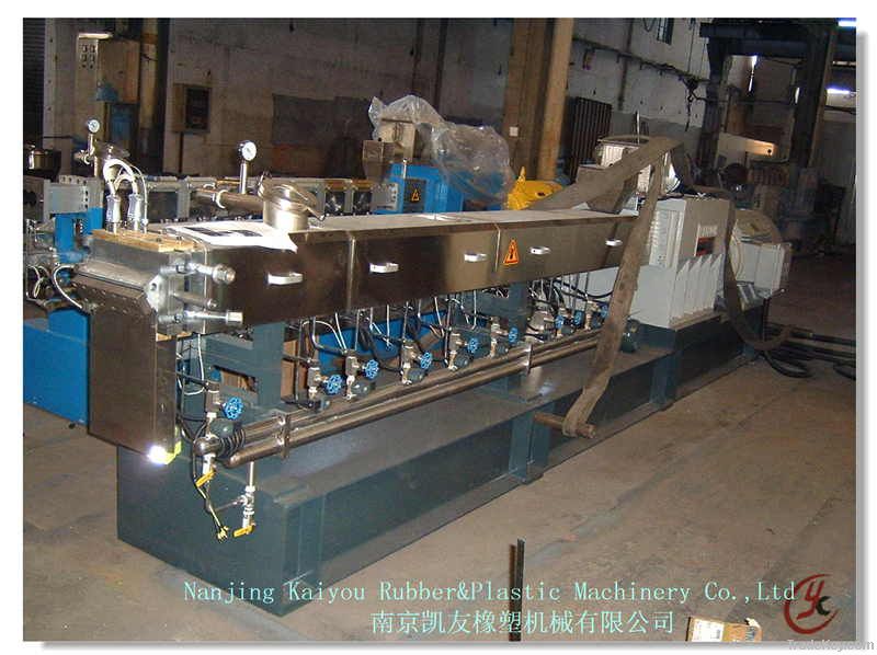 WPC corotating parallel twin screw extruder