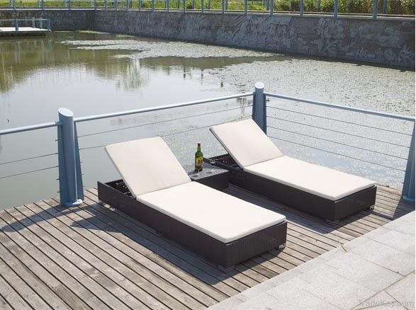 patio rattan sun lounger/sun bed