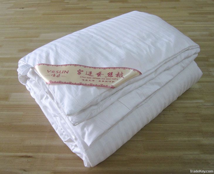 100% natural mulberry silk quilt, with 100% cotton quilt shell