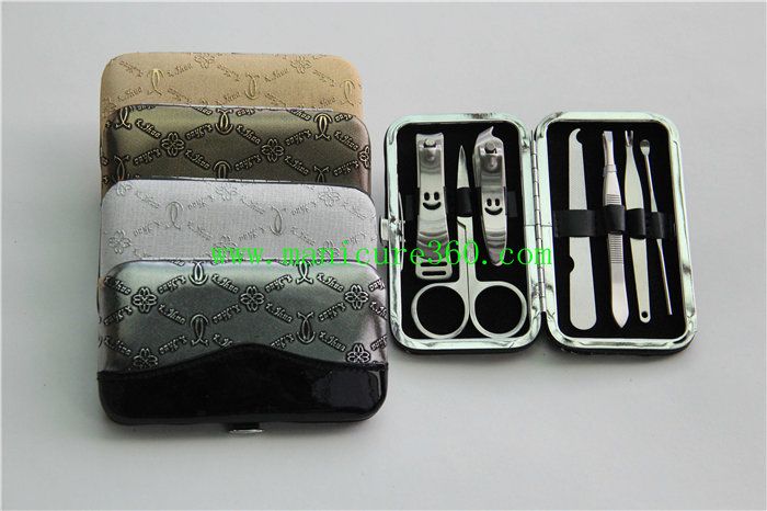 offer wholesale price of manicure sets nail clipper nail file pedicure kits promotions