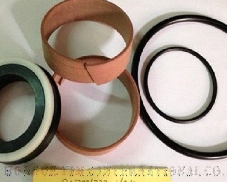 Komatsu PC400-5 Track Adjuster seal kit, PC400-5 Adjuster seal kit