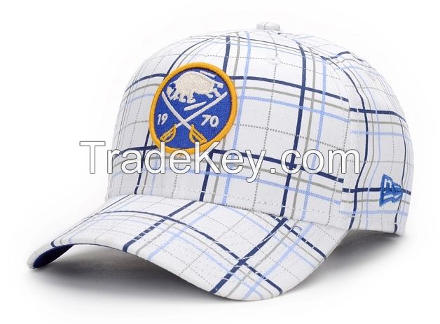 Fashion baseball cap with embroidery