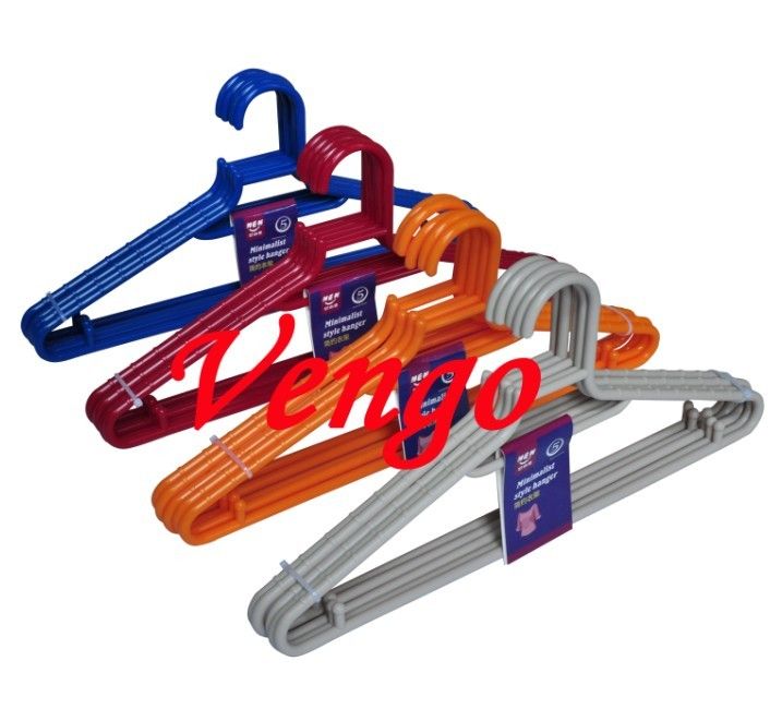 Plastic cloth hanger