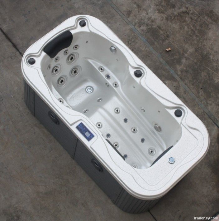 Mini whirlpool spa for one person