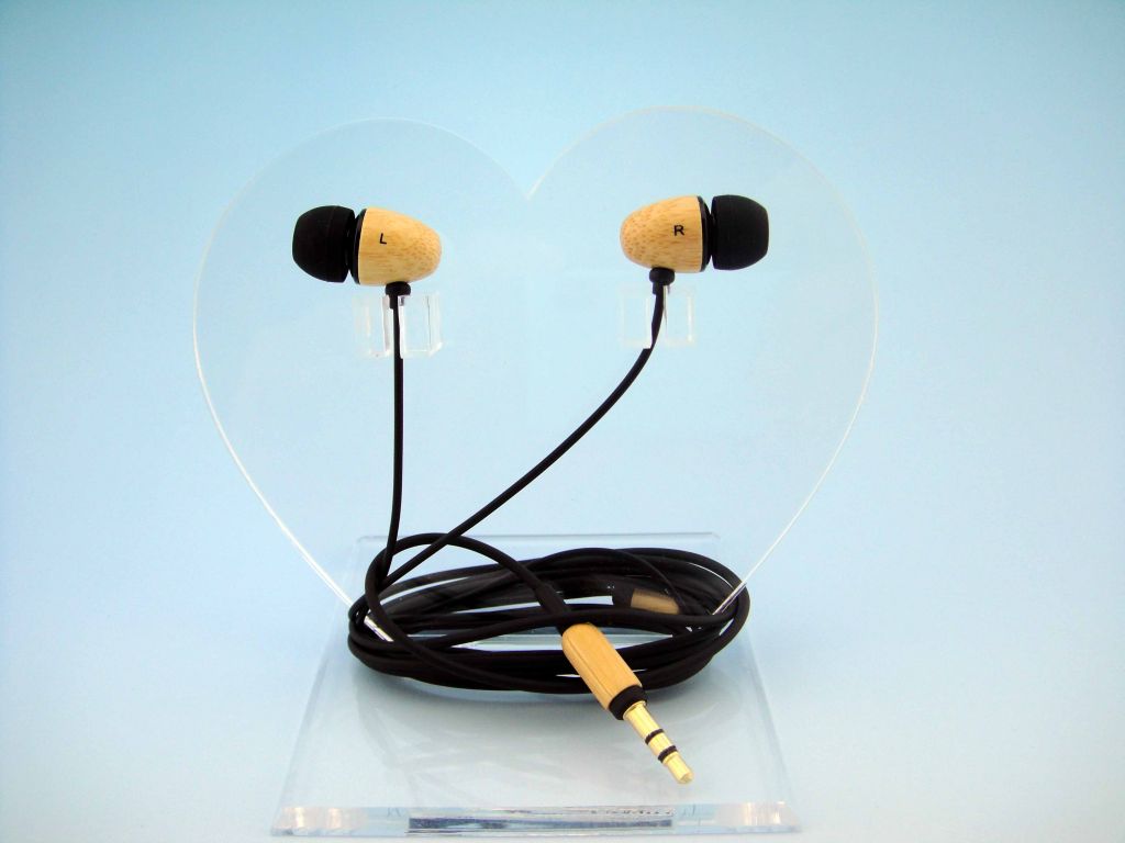 Bamboo earphones for mp3 player