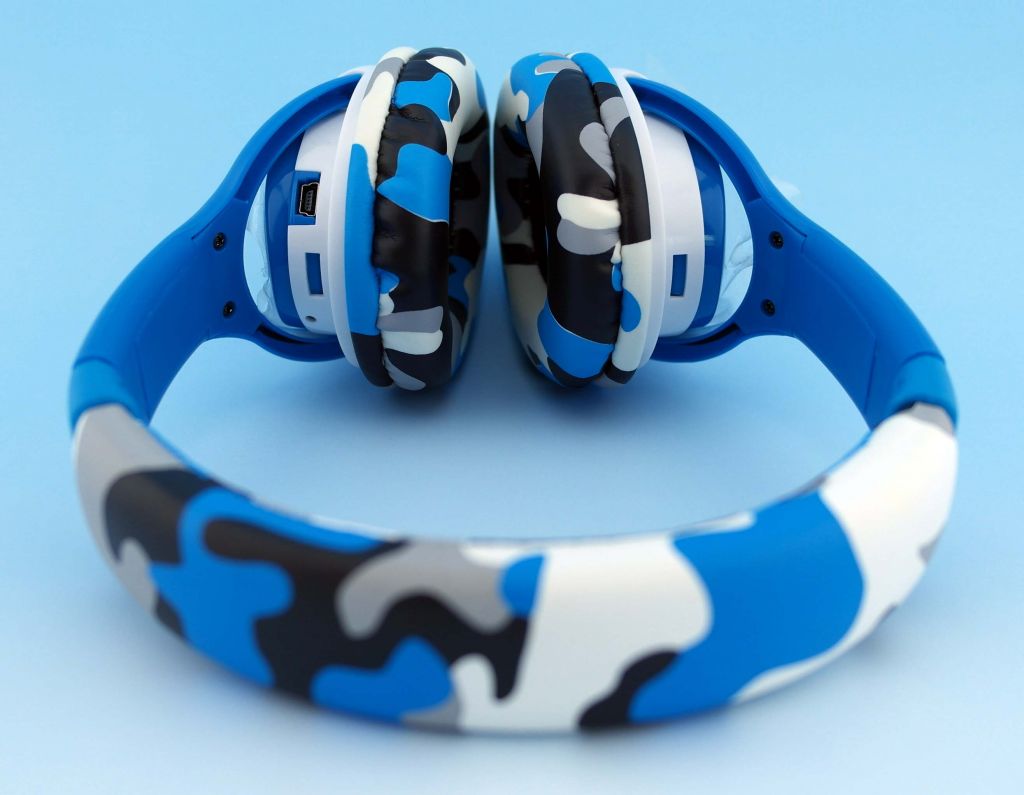 Camouflage stereo bluetooth headphones