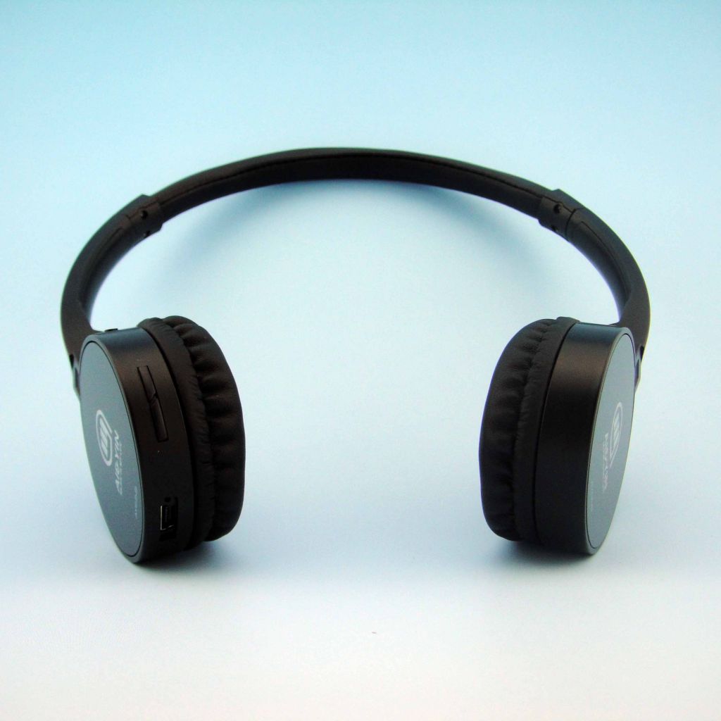 Deep bass bluetooth headphones